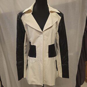 BEBE CORSET STYLE COAT JACKET WHITE BLACK FAUX LEATHER TRIM SIZE L NEW W/OUT TAG